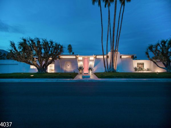 Palm Springs Home 948520