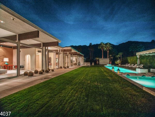 Palm Springs Home 948520