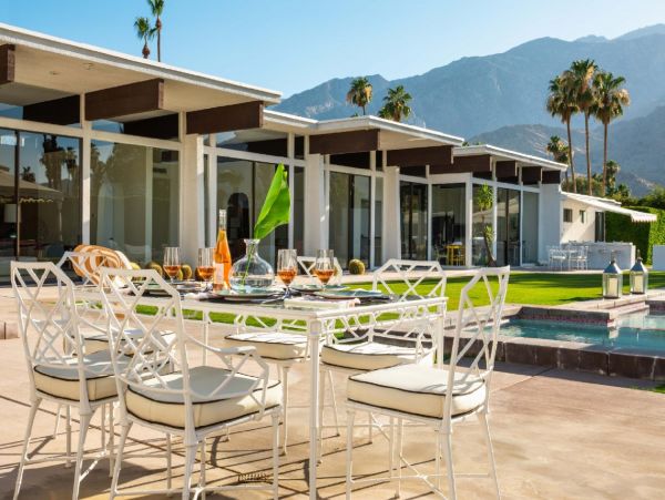 Palm Springs Home 948520