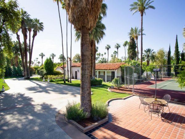 Palm Springs Home 948521