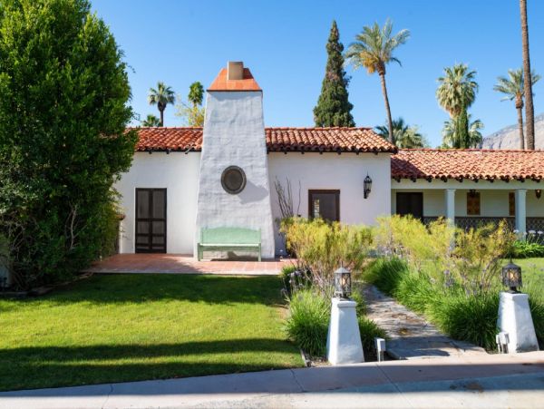 Palm Springs Home 948521