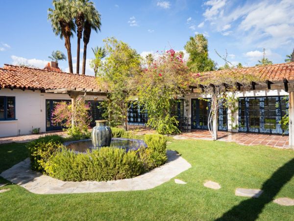 Palm Springs Home 948521