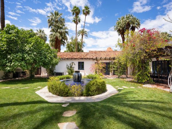 Palm Springs Home 948521
