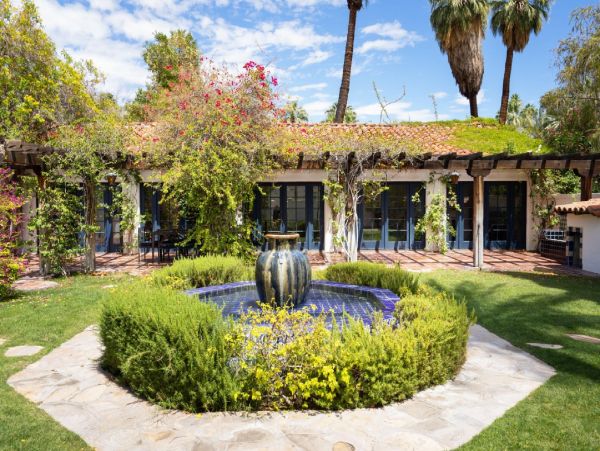 Palm Springs Home 948521