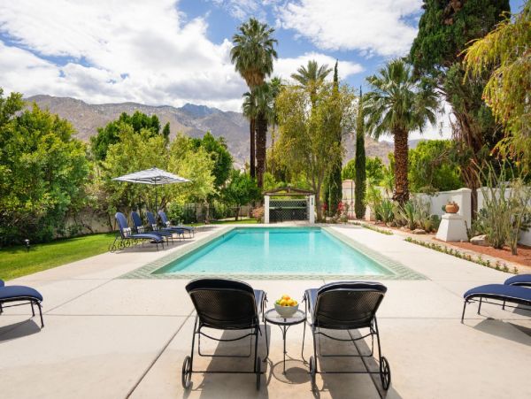 Palm Springs Home 948521