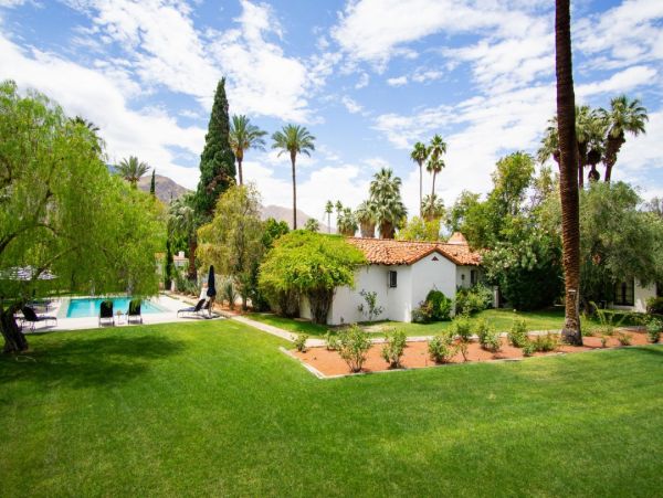 Palm Springs Home 948521