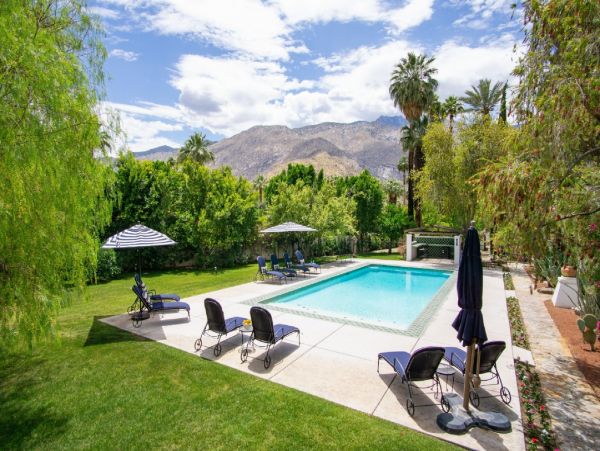 Palm Springs Home 948521