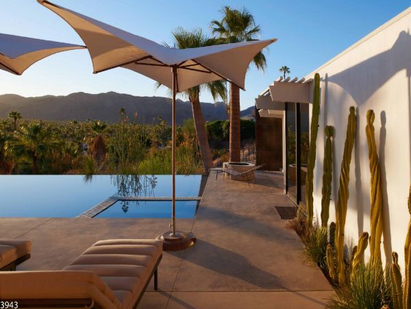 Palm Springs Home 948522