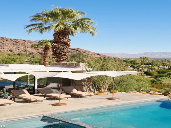 Palm Springs Home 948522