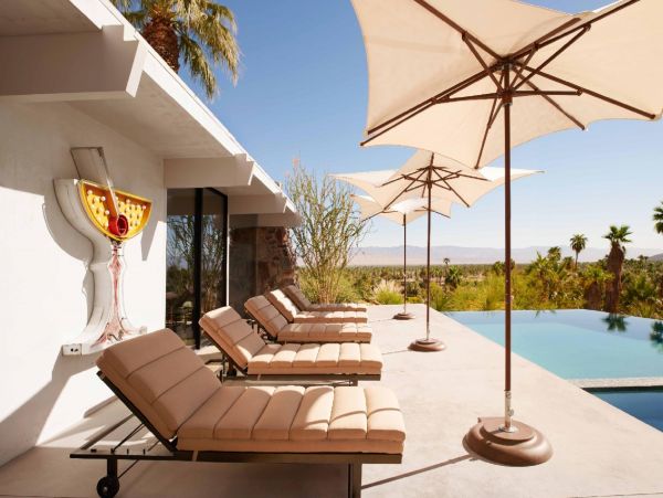 Palm Springs Home 948522