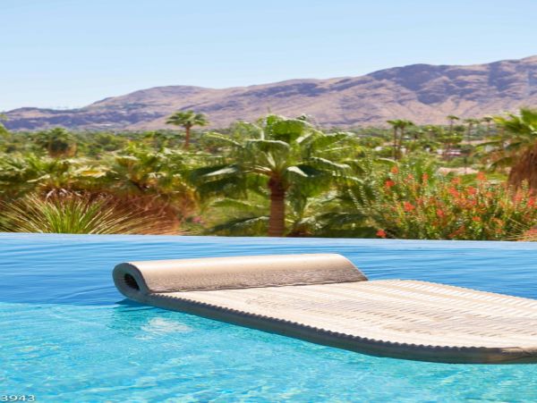 Palm Springs Home 948522