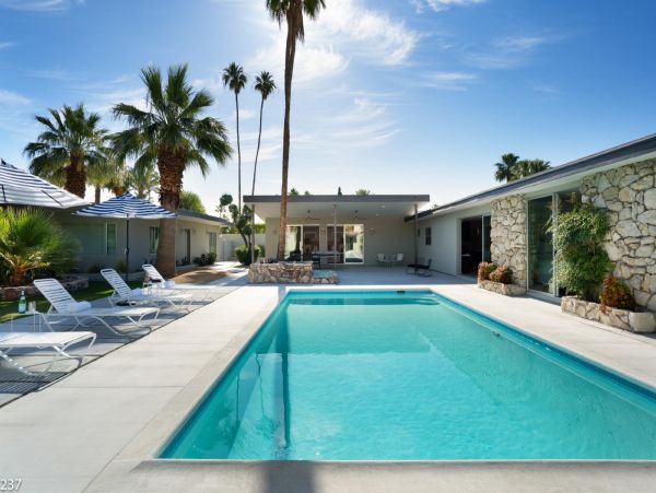 Palm Springs Home 948523