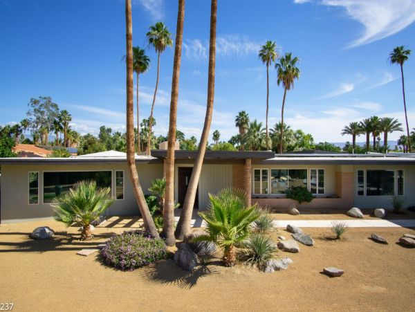 Palm Springs Home 948523