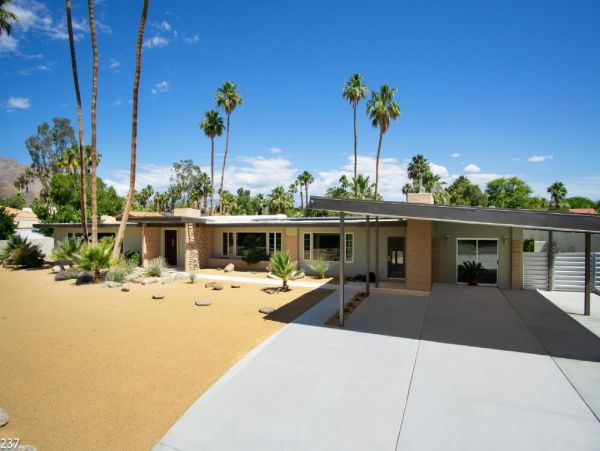 Palm Springs Home 948523