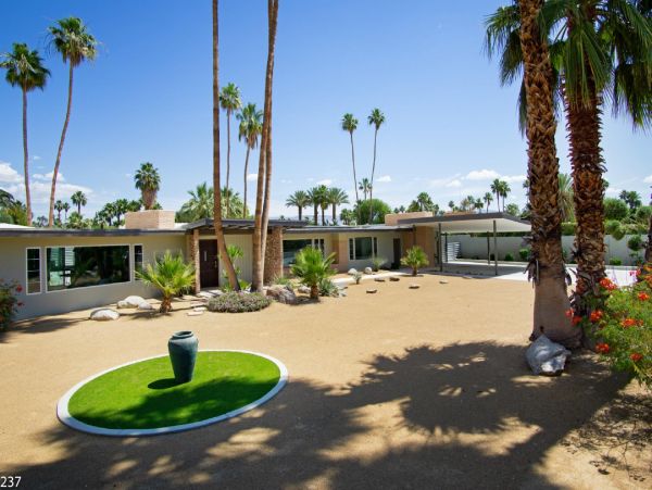 Palm Springs Home 948523