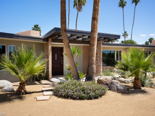 Palm Springs Home 948523