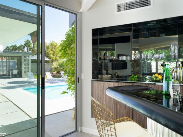 Palm Springs Home 948523