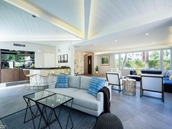 Palm Springs Home 948523