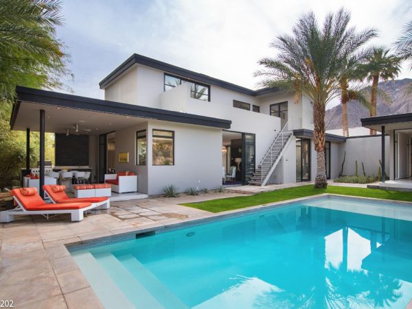 Palm Springs Home 948524