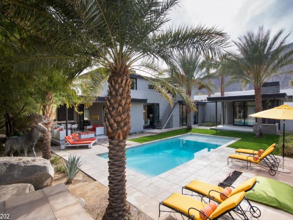 Palm Springs Home 948524