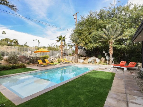 Palm Springs Home 948524