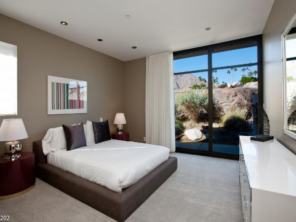 Palm Springs Home 948524