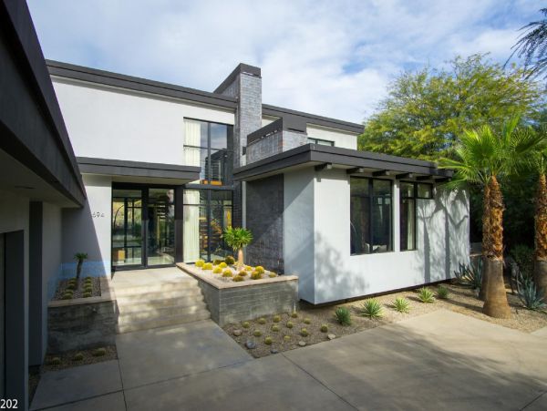 Palm Springs Home 948524