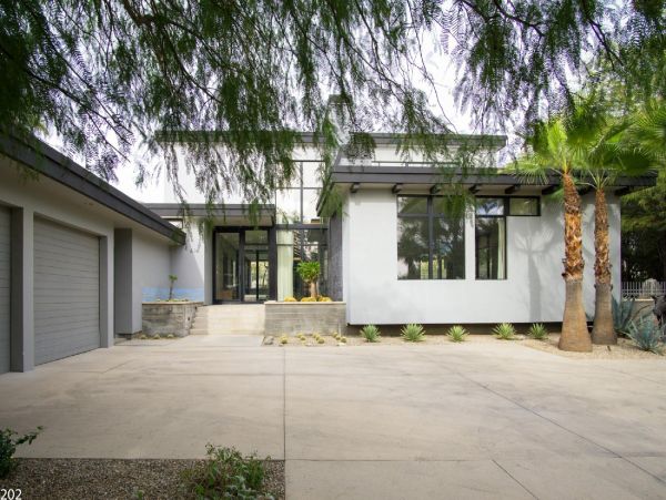 Palm Springs Home 948524