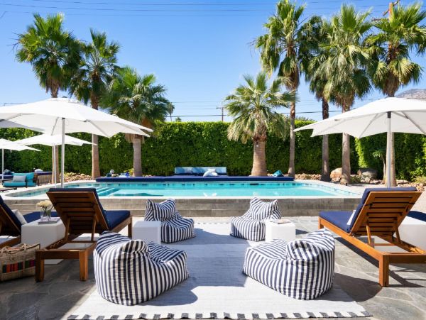 Palm Springs Home 948526