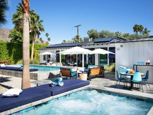 Palm Springs Home 948526