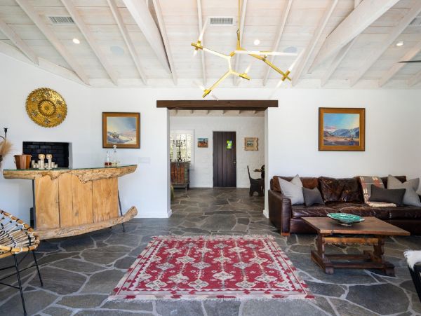 Palm Springs Home 948526