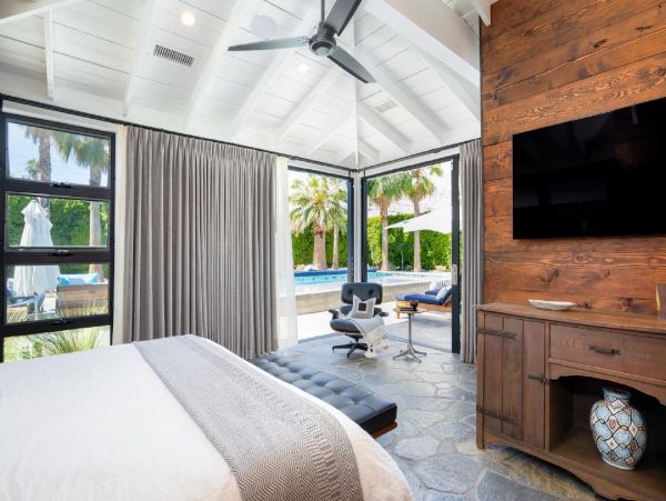 Palm Springs Home 948526