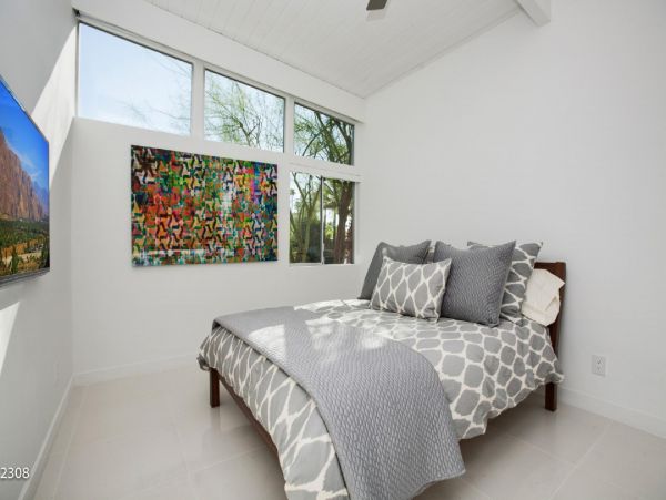 Palm Springs Home 948527