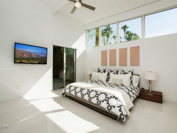 Palm Springs Home 948527