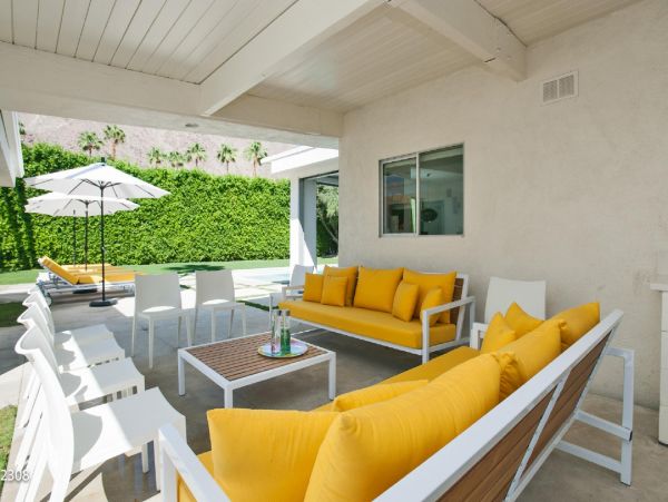 Palm Springs Home 948527