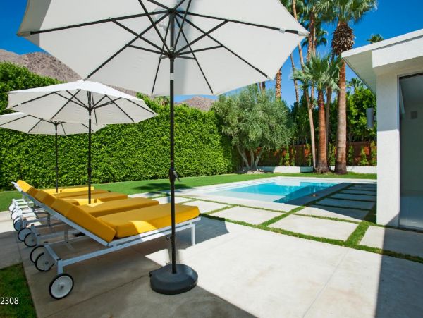 Palm Springs Home 948527