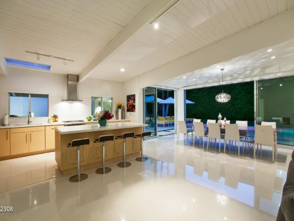 Palm Springs Home 948527