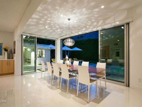 Palm Springs Home 948527