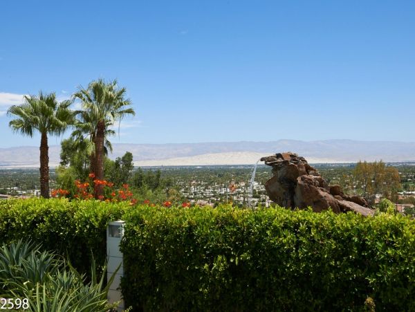 Palm Springs Home 948528