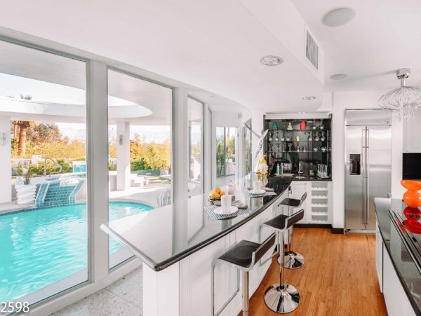 Palm Springs Home 948528
