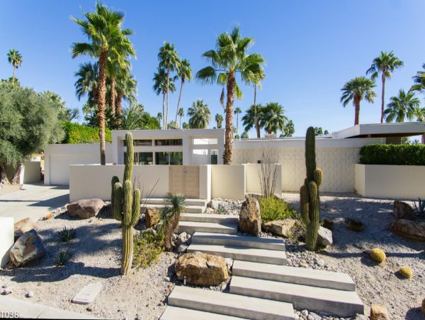 Palm Springs Home 948529