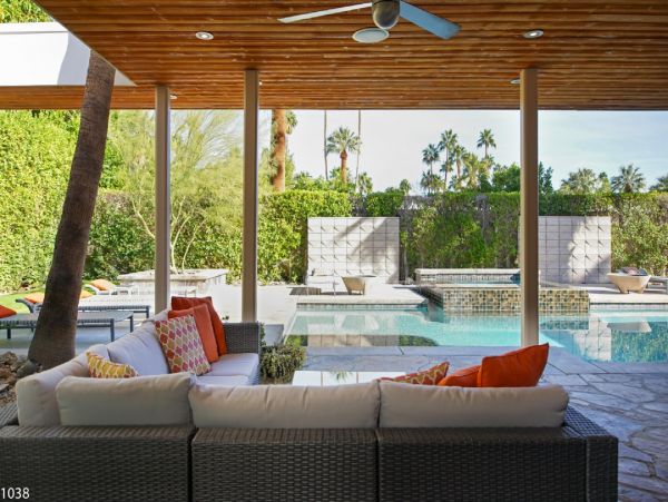 Palm Springs Home 948529