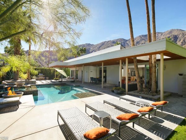 Palm Springs Home 948529