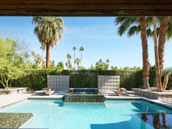 Palm Springs Home 948529