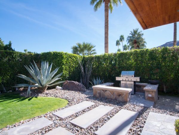 Palm Springs Home 948529