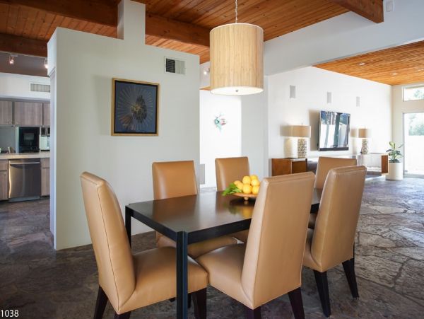 Palm Springs Home 948529