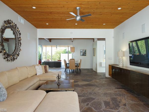 Palm Springs Home 948529