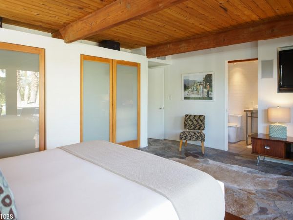 Palm Springs Home 948529