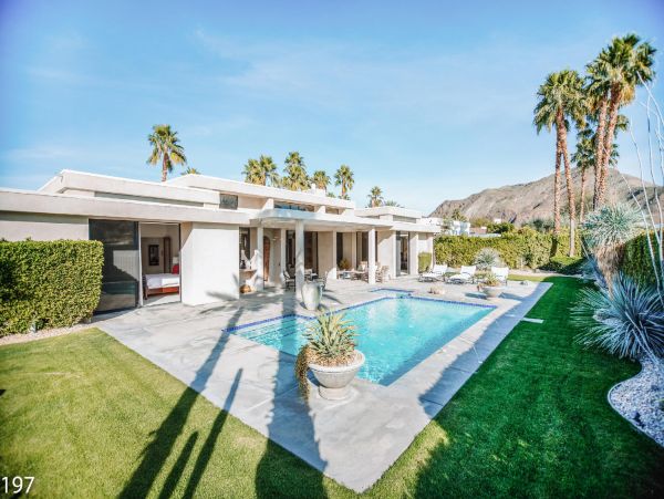 Palm Springs Home 948530