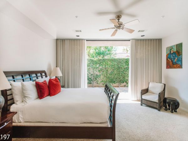 Palm Springs Home 948530